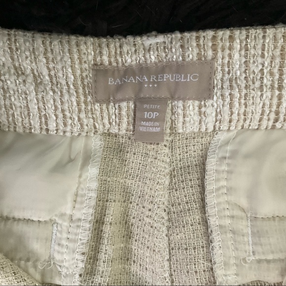 “BANANA REPUBLIC” Off White WITH Gold Thread Tweed Shorts. - Picture 12 of 16